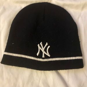Youth Navy NY Yankees beanie